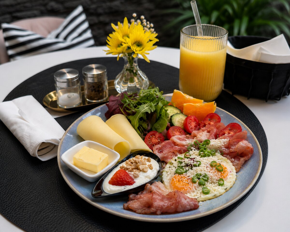 Breakfast at Vila Garufa - second view